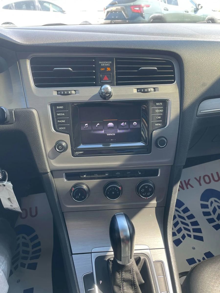 Used 2015 Volkswagen Golf SE w/ Lighting Package image 12