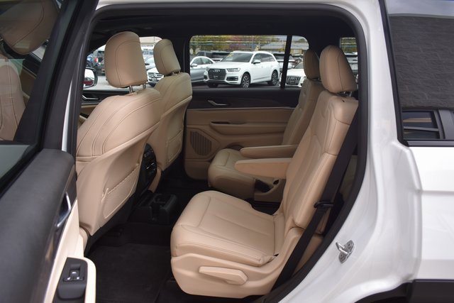 Used 2025 Jeep Grand Cherokee L Limited image 38