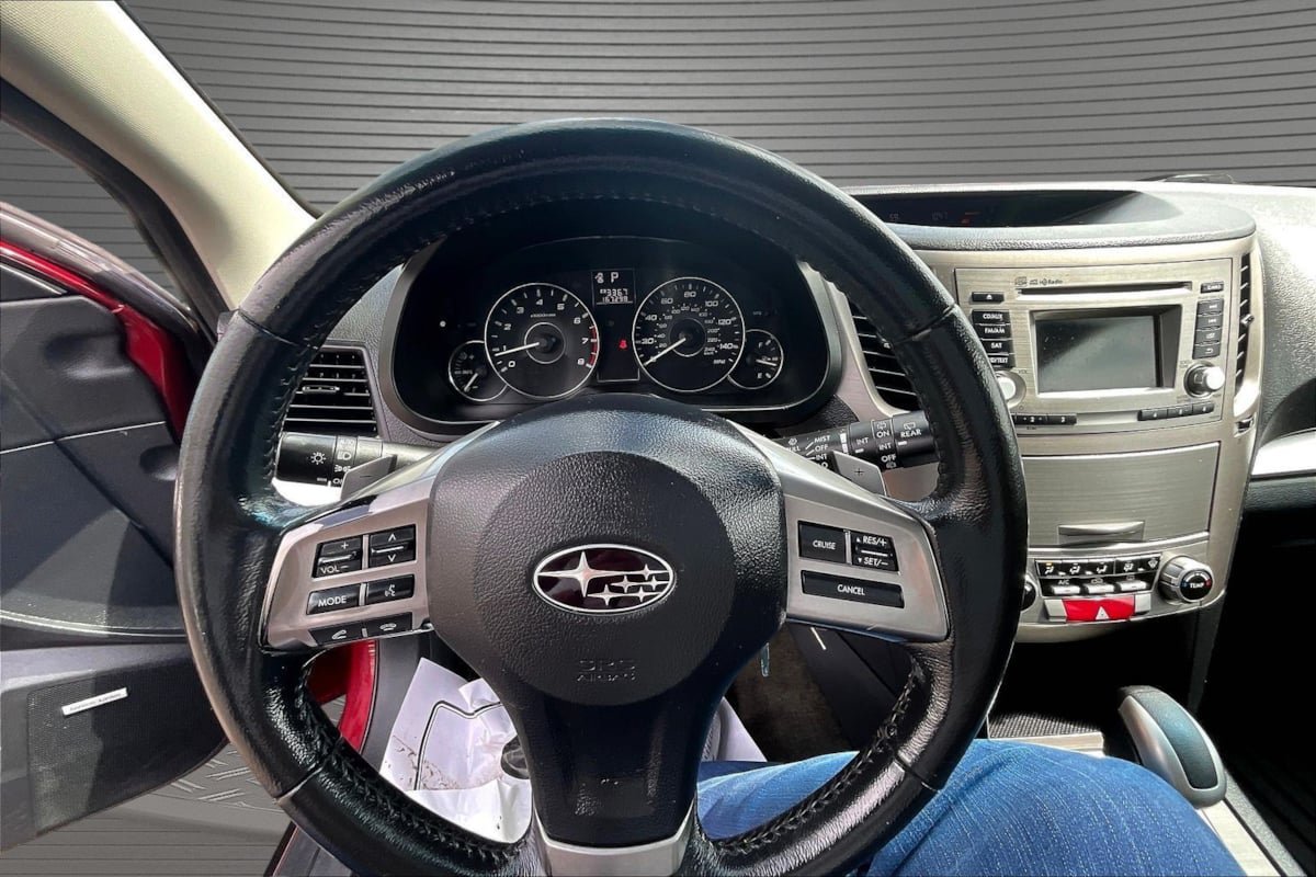 Used 2012 Subaru Outback 2.5i Premium AWD/4WD image 8