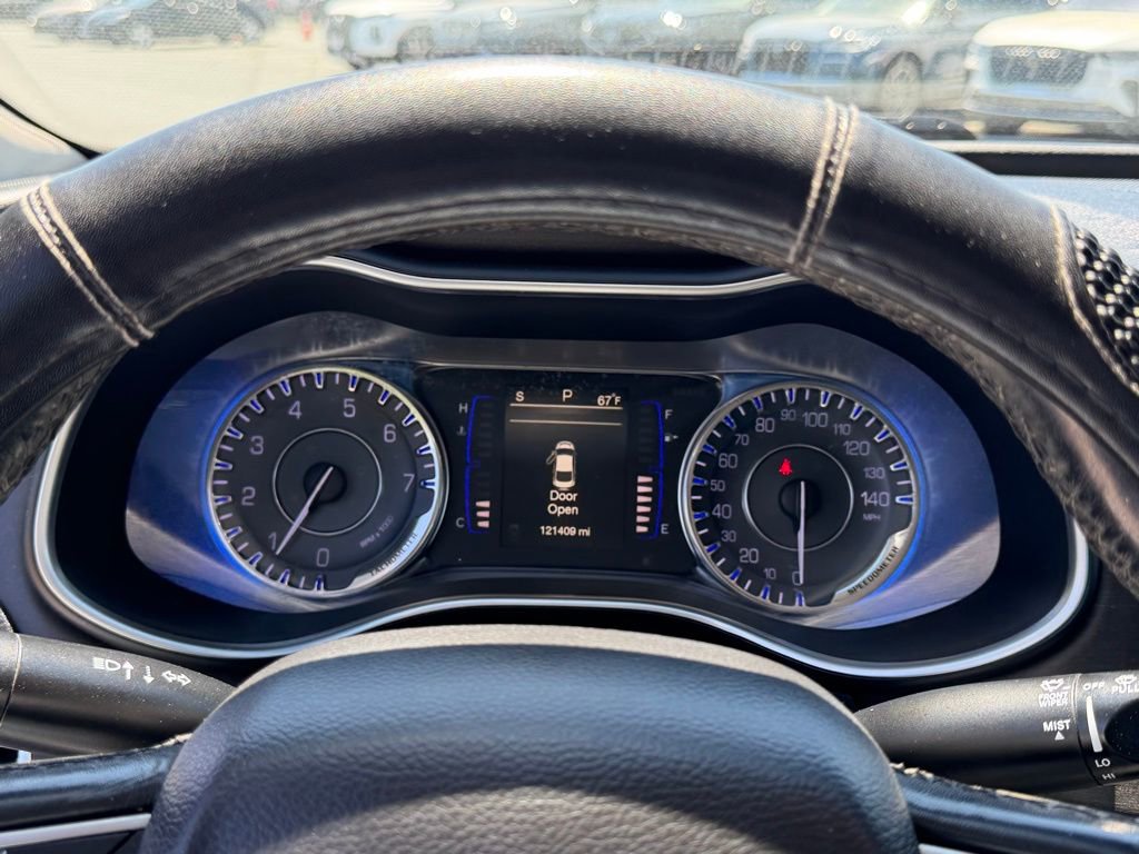 Used 2016 Chrysler 200 Limited FWD image 17