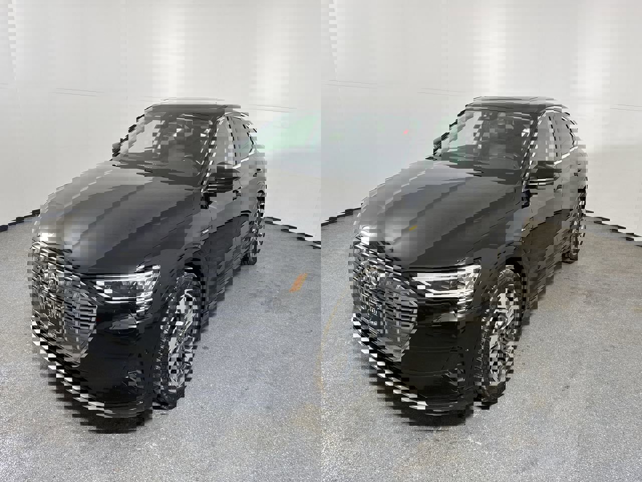 Used 2020 Audi e-tron Premium Plus image 32