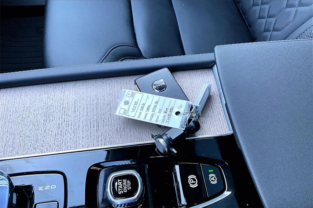 Certified 2026 Volvo XC90 B6 Plus w/ Protection Package Premier image 36