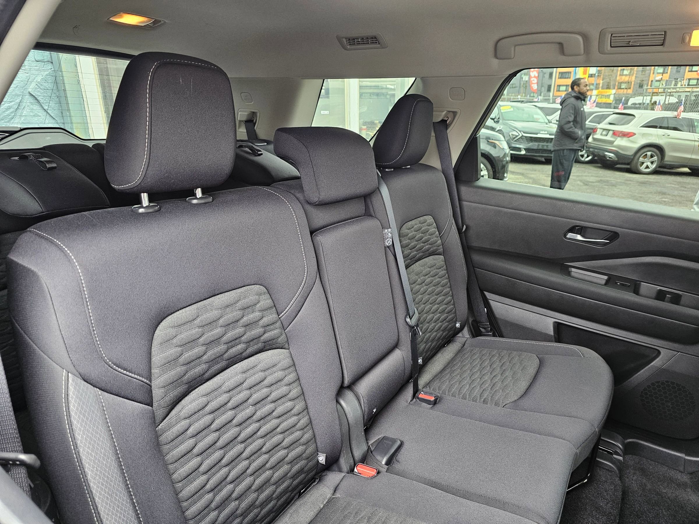 Used 2022 Nissan Pathfinder SV w/ Cargo Package image 9