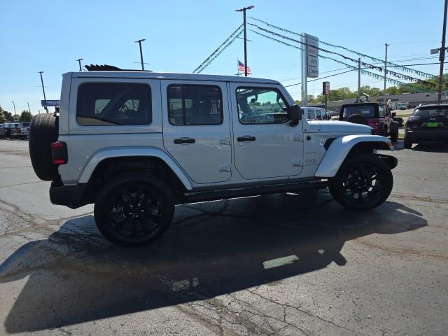 Used 2023 Jeep Wrangler Unlimited Sahara w/ Cold Weather Group image 8