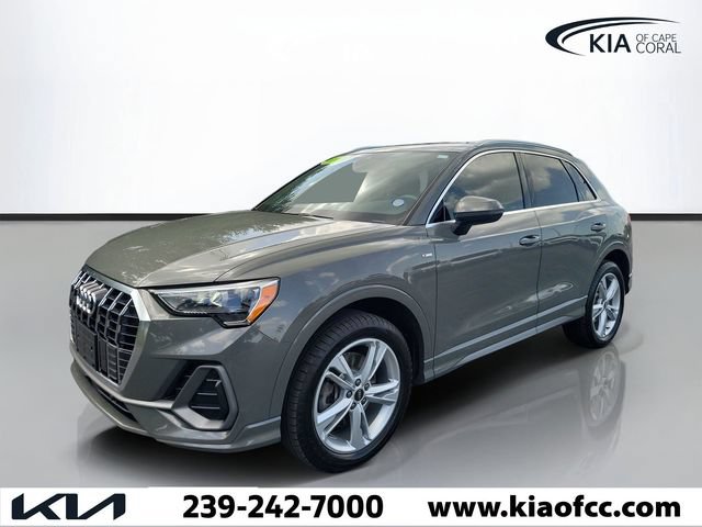 Used 2022 Audi Q3 2.0T Premium w/ Convenience Package AWD/4WD image 3