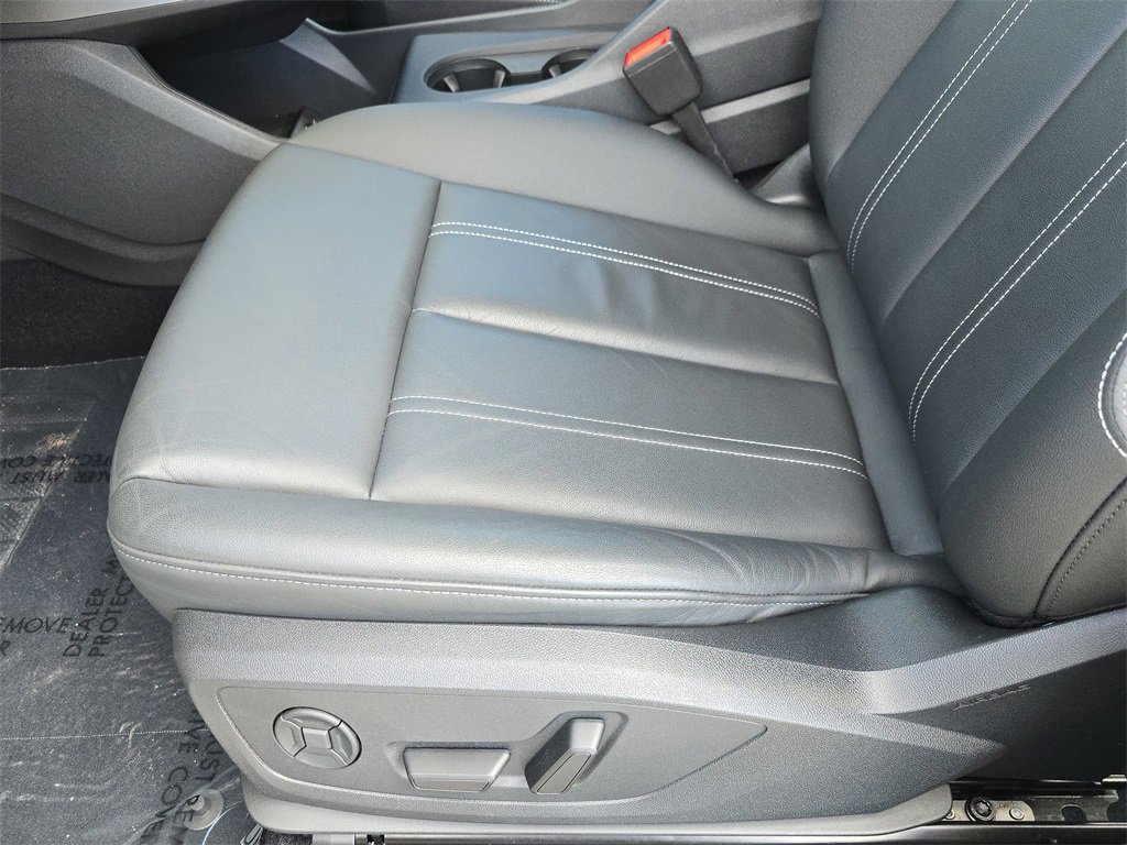 Used 2024 Audi Q4 e-tron Prestige image 21