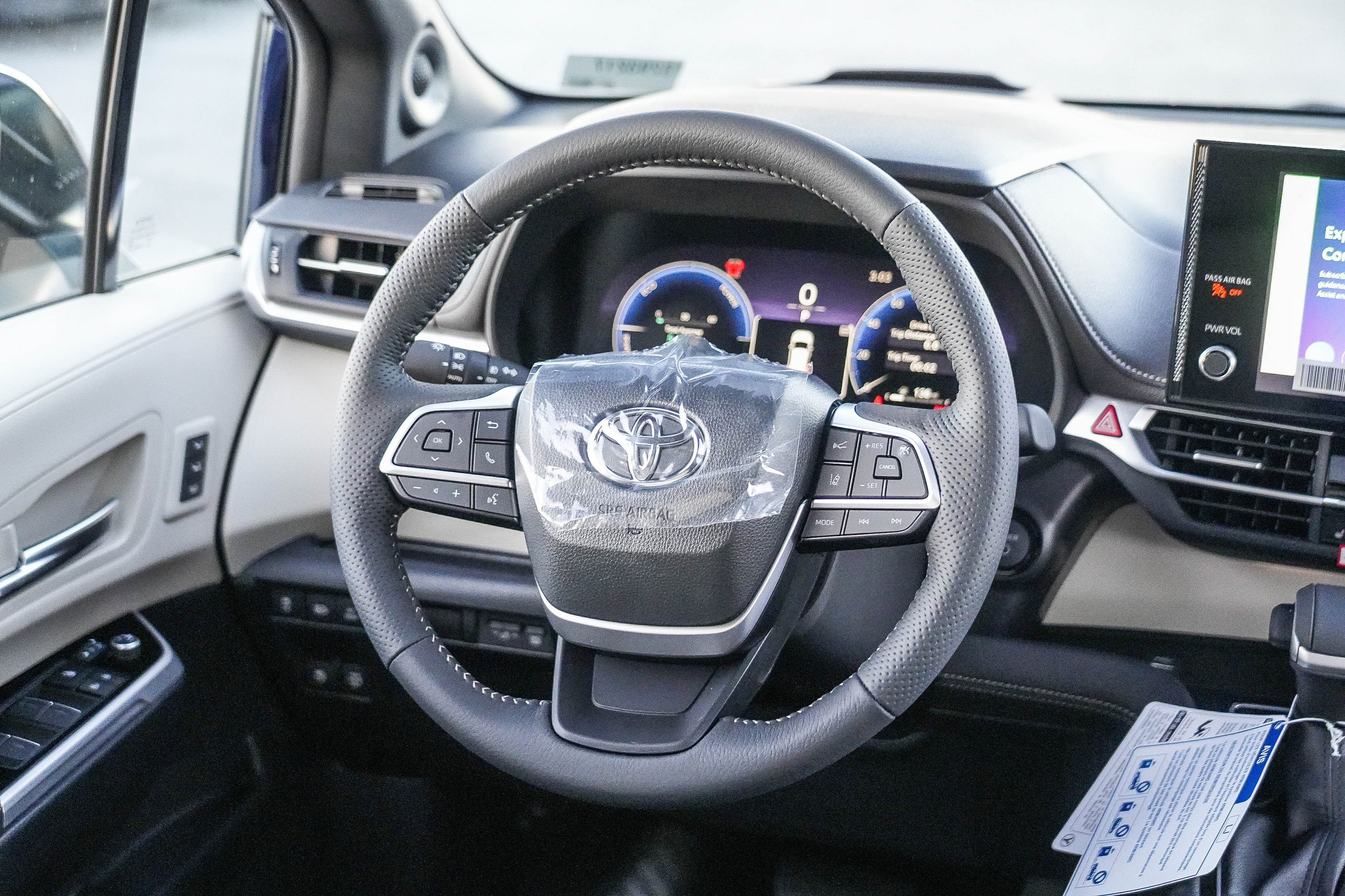 New 2026 Toyota Sienna Platinum AWD/4WD image 18