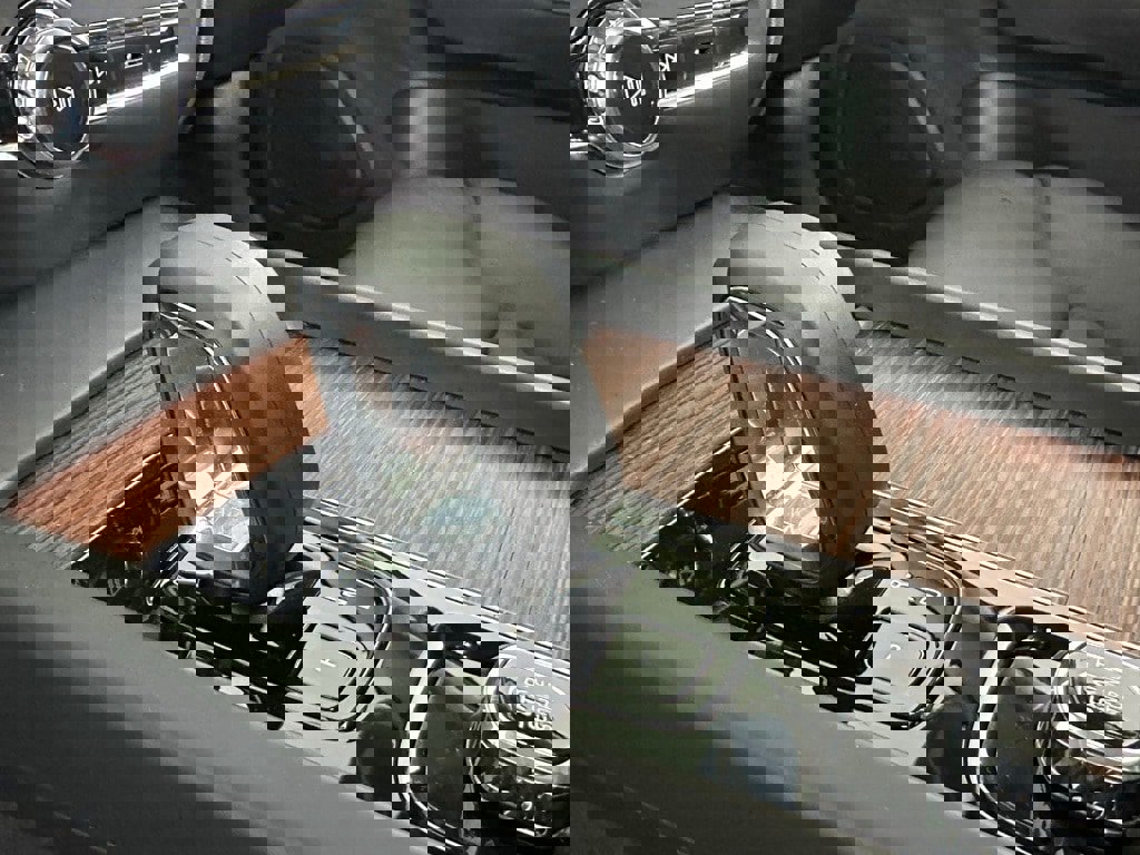 New 2024 Volvo S60 B5 Plus w/ Climate Package image 21