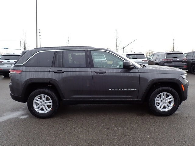 New 2025 Jeep Grand Cherokee Laredo image 8