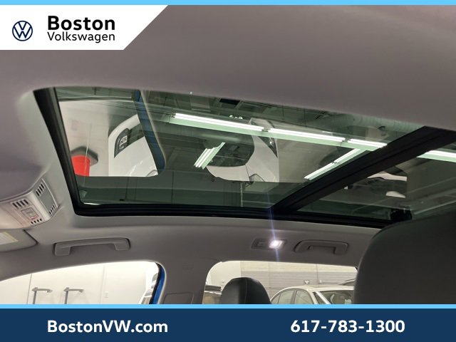 Used 2025 Volkswagen Taos SE image 21