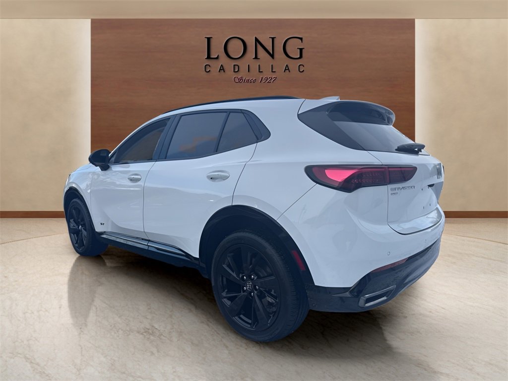 Used 2025 Buick Envision Sport Touring image 3
