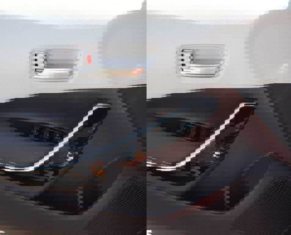 Used 2023 Toyota Corolla XSE image 28