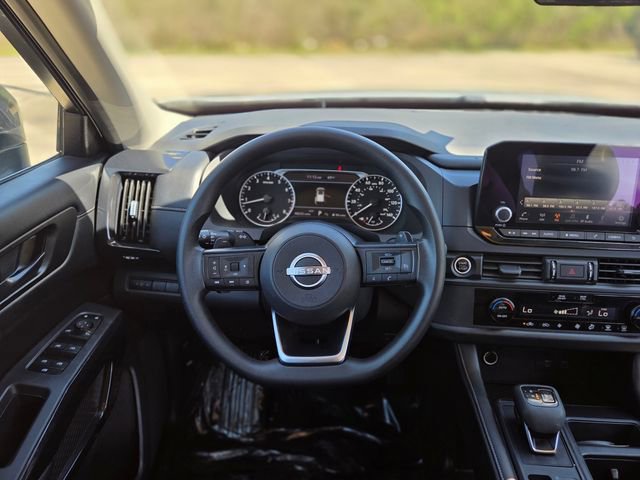 Used 2024 Nissan Pathfinder S image 22