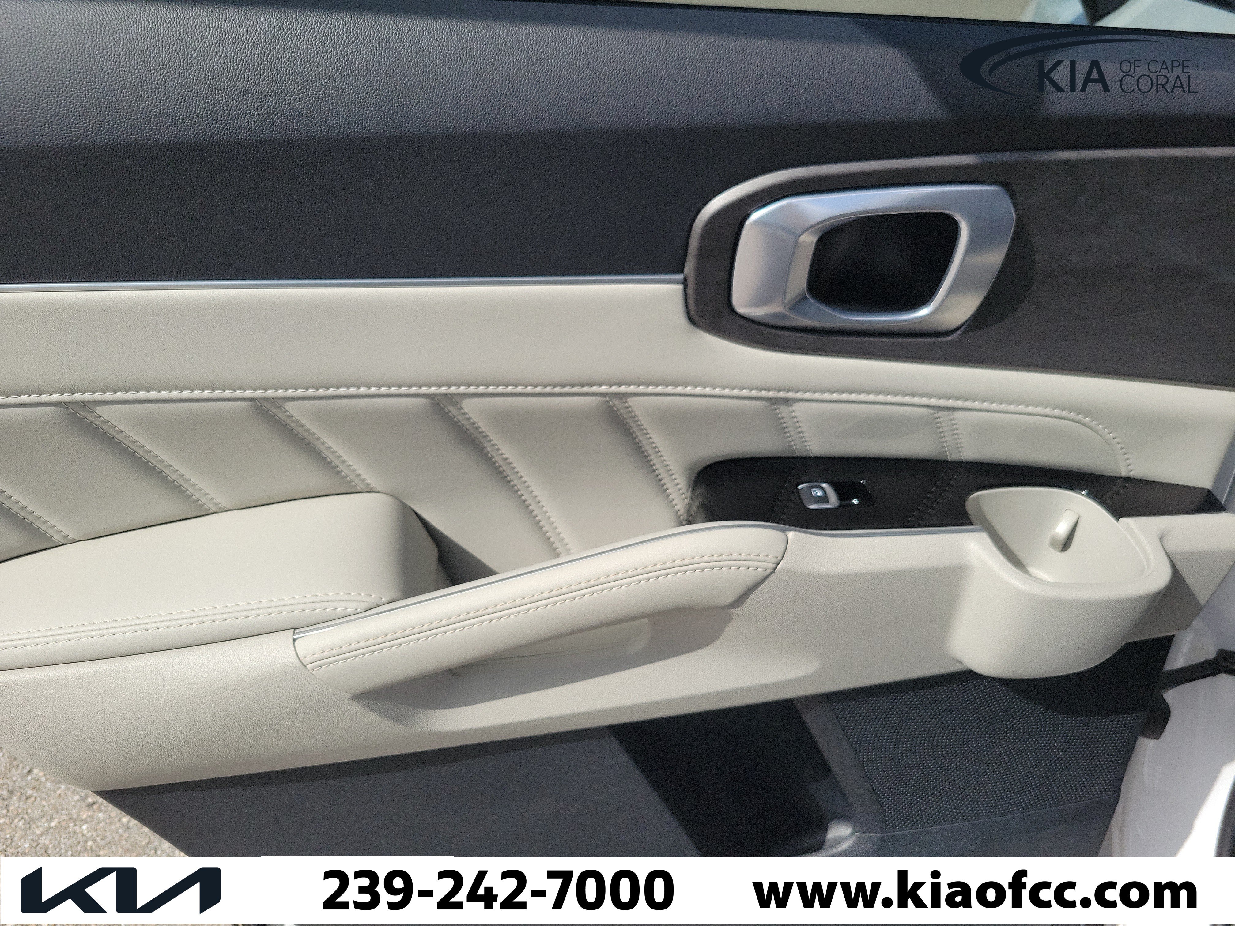 Certified 2025 Kia Sorento SX AWD/4WD image 14