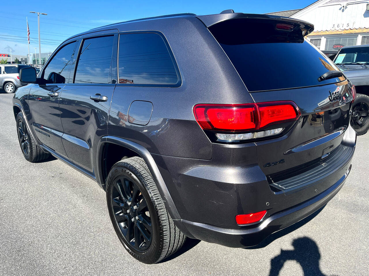 Used 2020 Jeep Grand Cherokee Altitude image 7