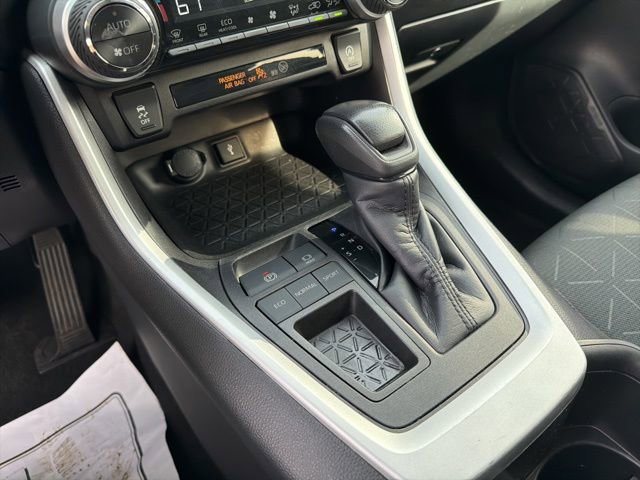 Used 2022 Toyota RAV4 XLE FWD image 14