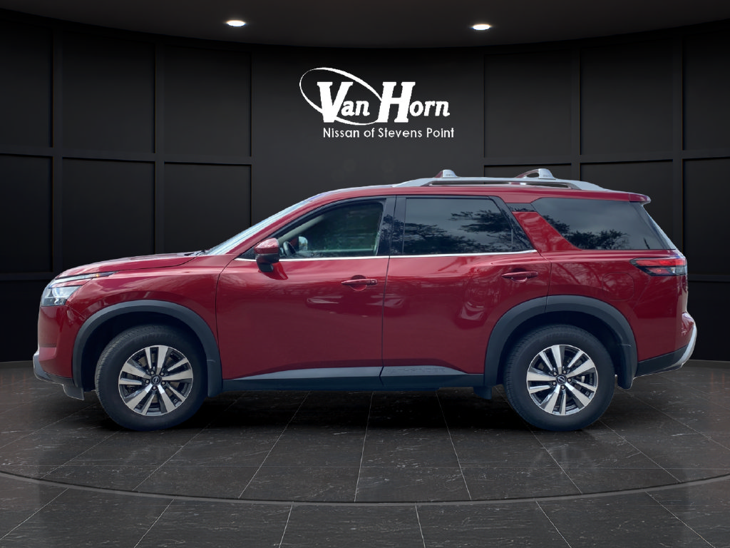 Used 2024 Nissan Pathfinder SL AWD/4WD image 6