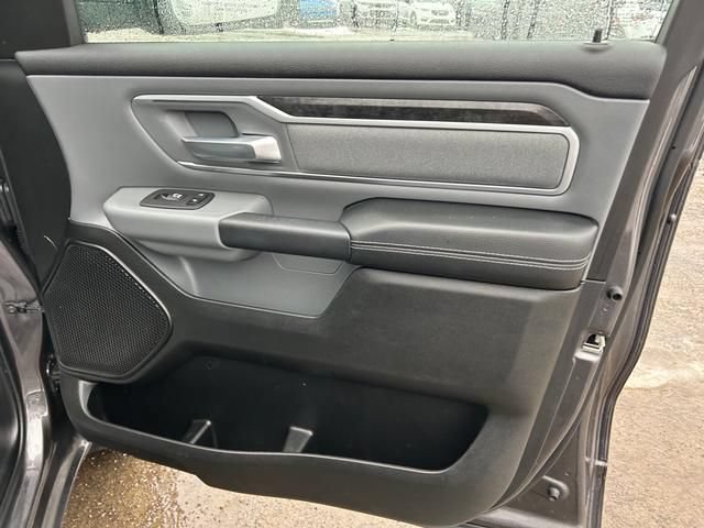 Used 2022 RAM 1500 Big Horn AWD/4WD image 30