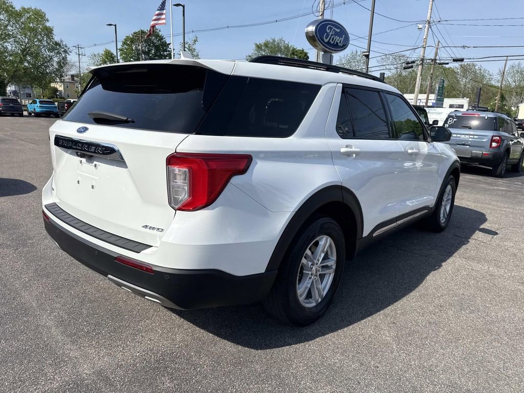 Used 2022 Ford Explorer XLT w/ Equipment Group 202A AWD/4WD image 9