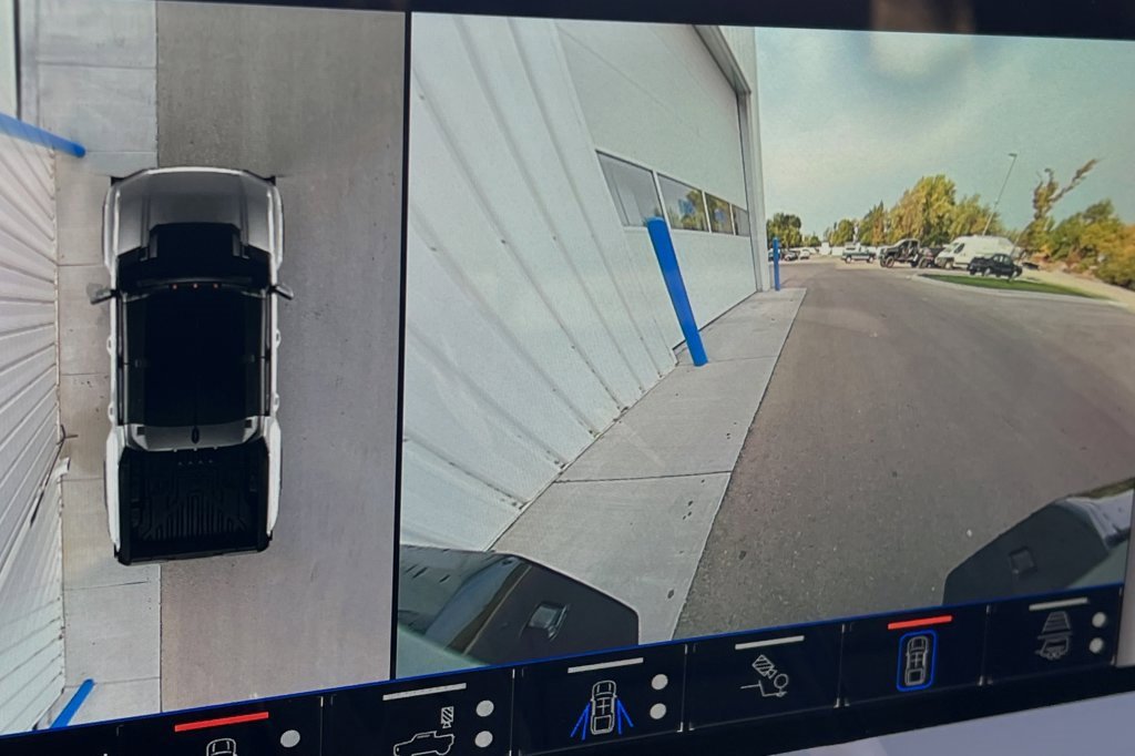 New 2025 GMC Hummer EV 2X w/ Extreme Off-Road Package image 16