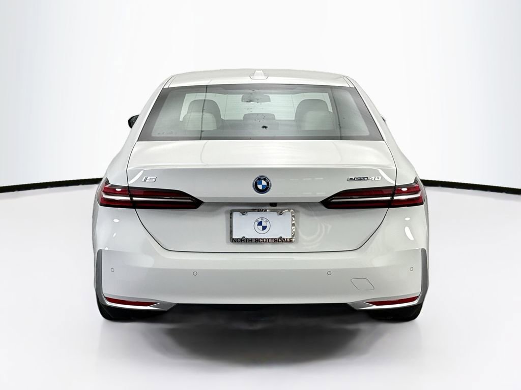 New 2026 BMW i5 eDrive40 w/ Premium Package image 6