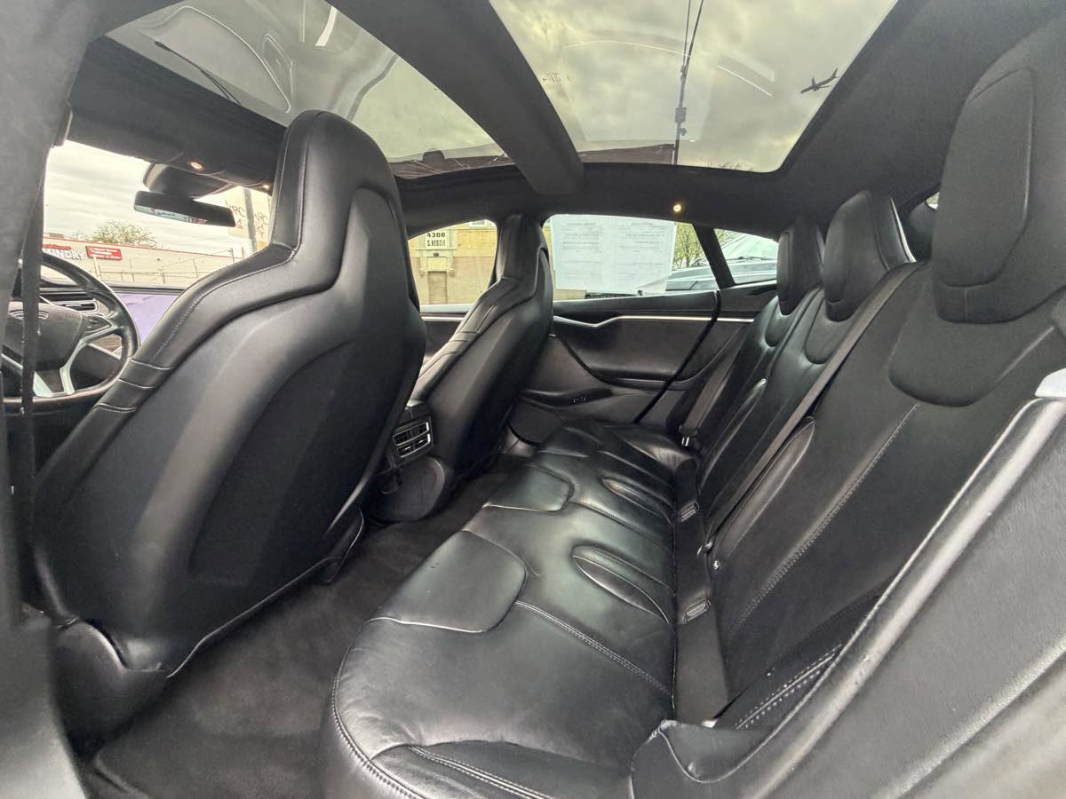 Used 2015 Tesla Model S 70D AWD/4WD image 17