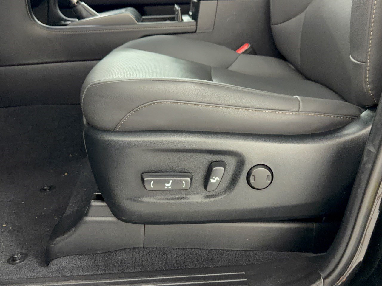 Certified 2023 Lexus GX 460 Premium AWD/4WD image 17