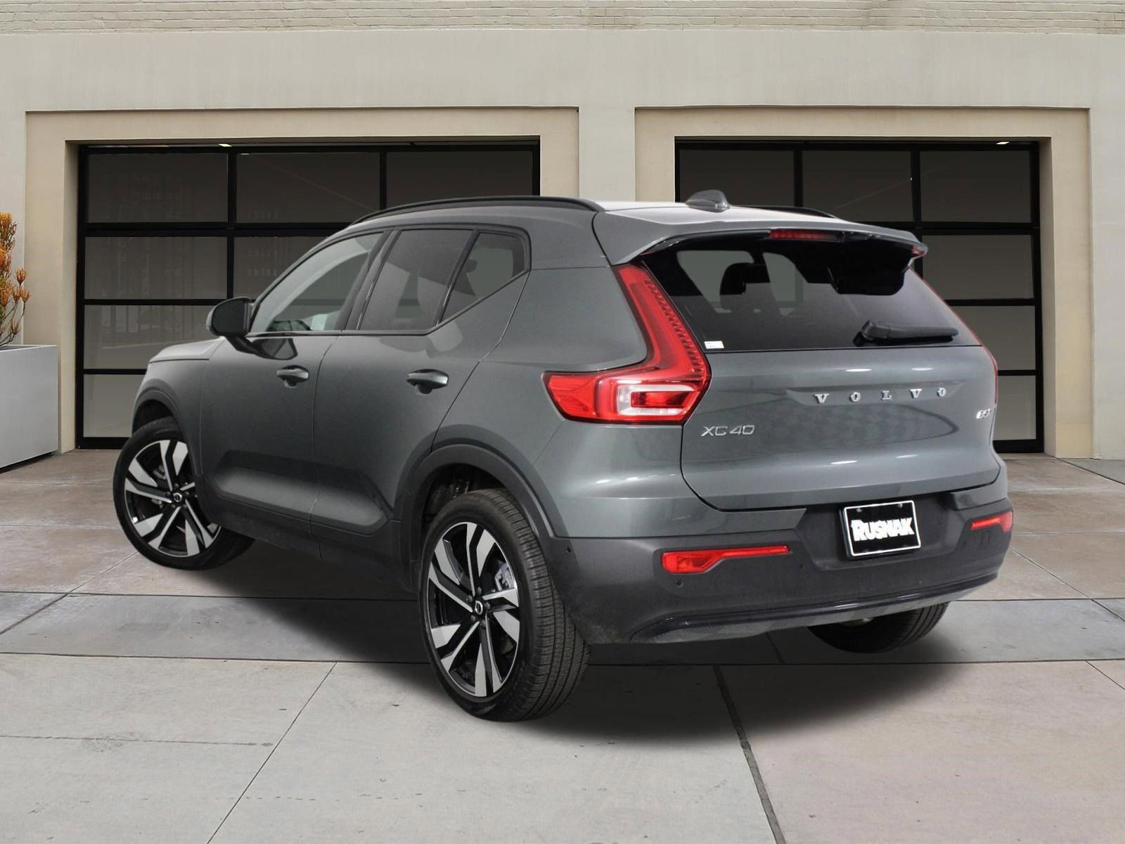 Used 2026 Volvo XC40 B5 Ultra w/ Climate Package AWD/4WD image 2