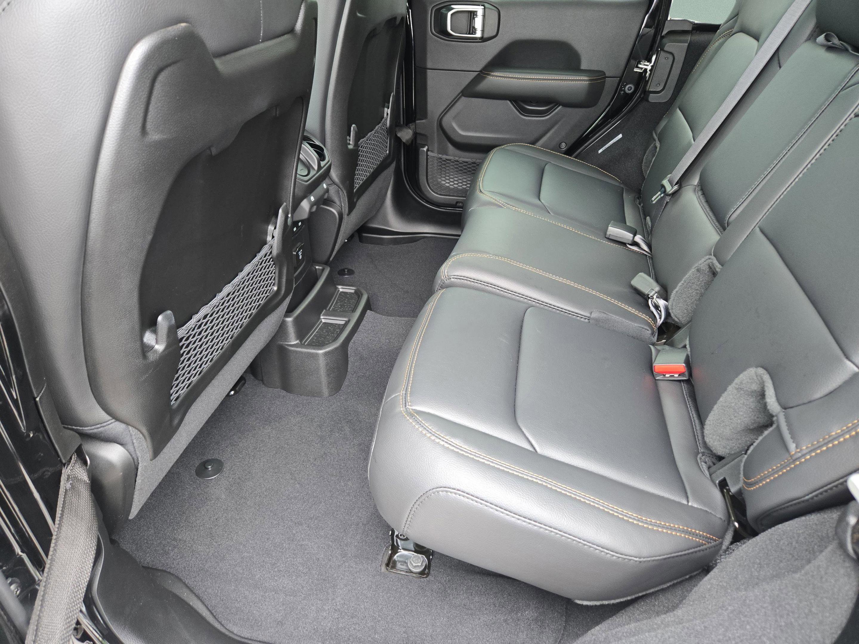 New 2025 Jeep Wrangler Unlimited Sahara AWD/4WD image 35