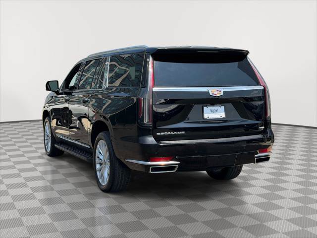 Used 2023 Cadillac Escalade ESV Luxury AWD/4WD image 5