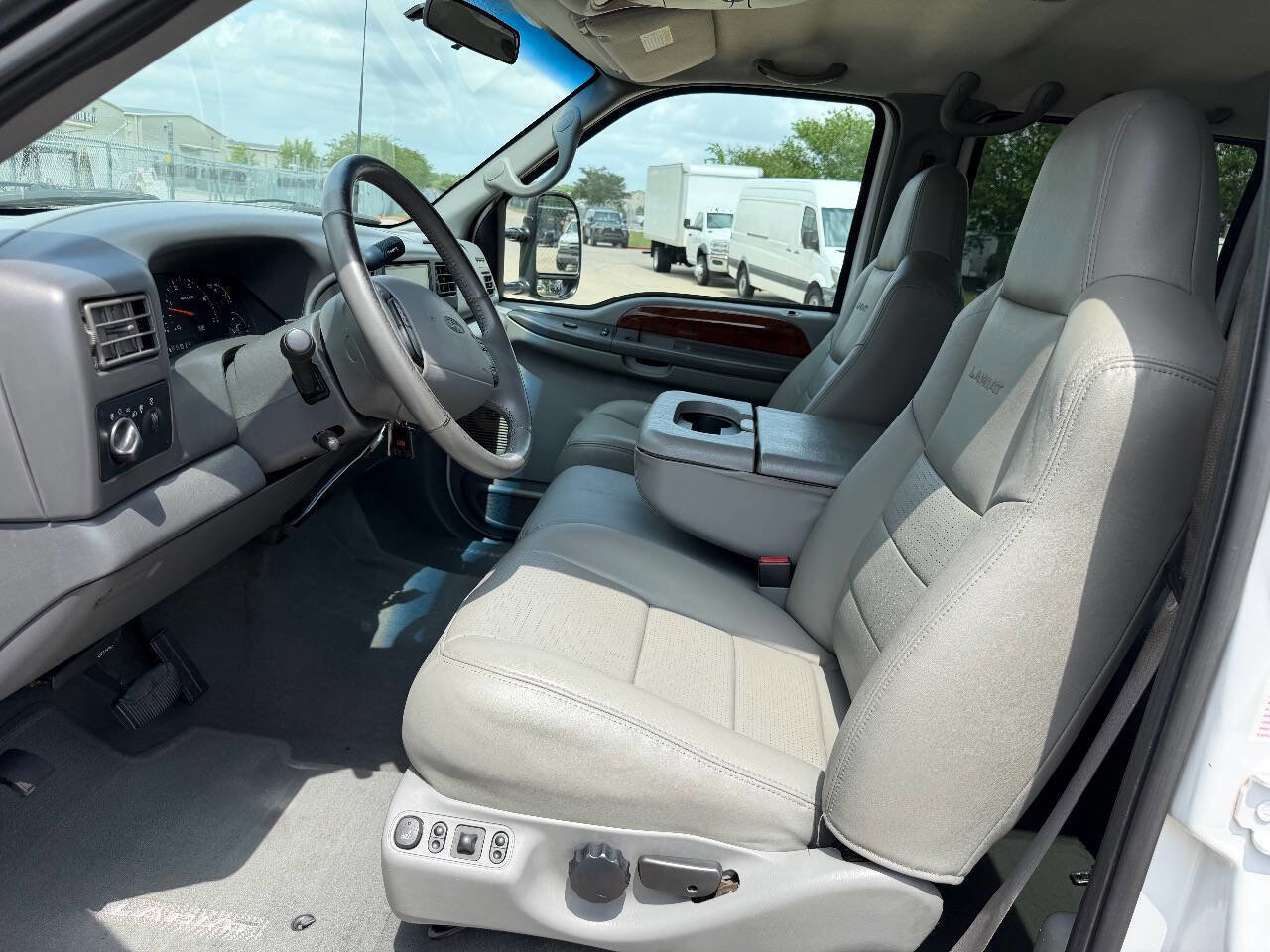 Used 2002 Ford F350 Lariat image 28