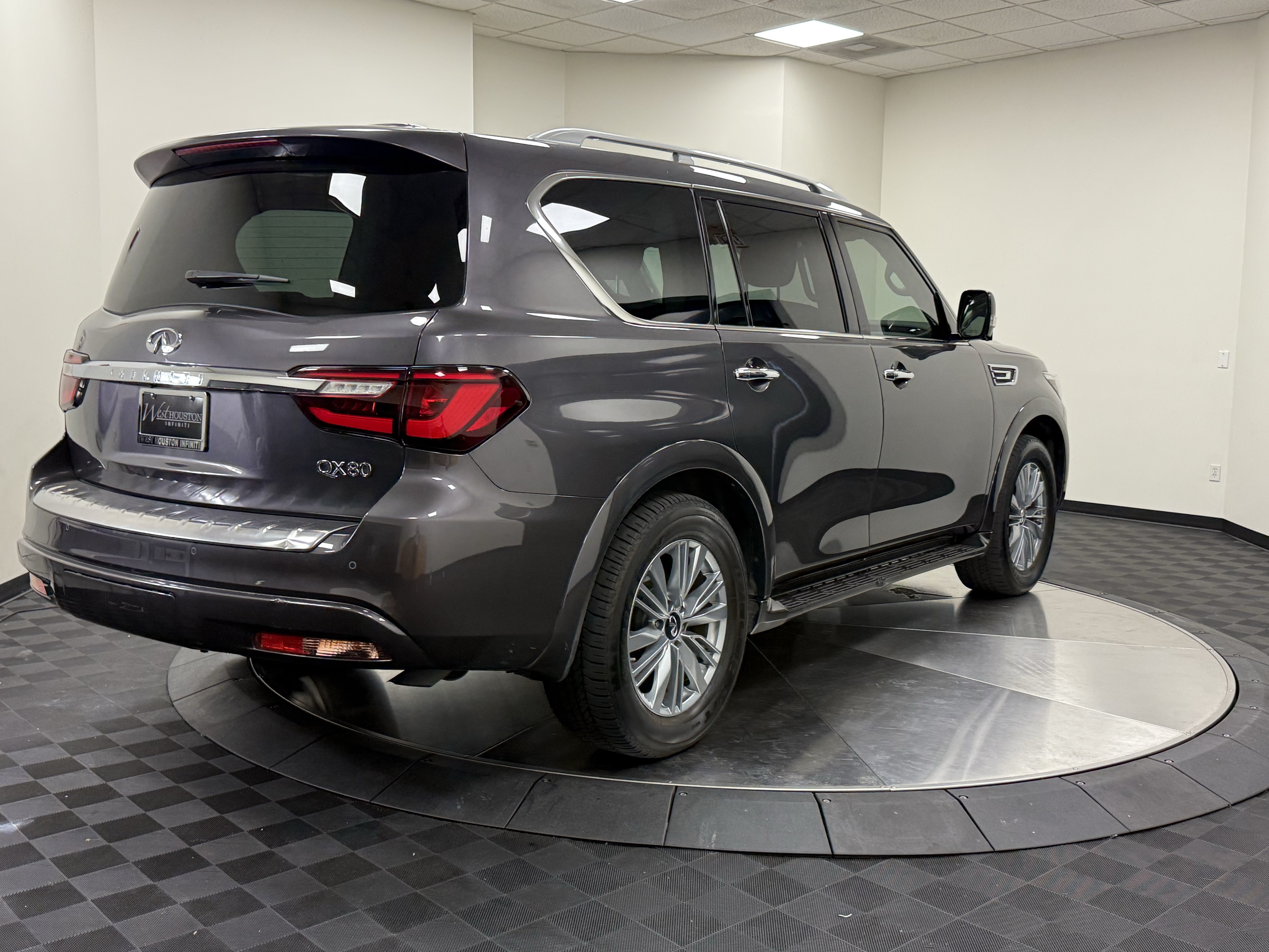 Certified 2023 INFINITI QX80 Luxe w/ Cargo Package RWD image 7