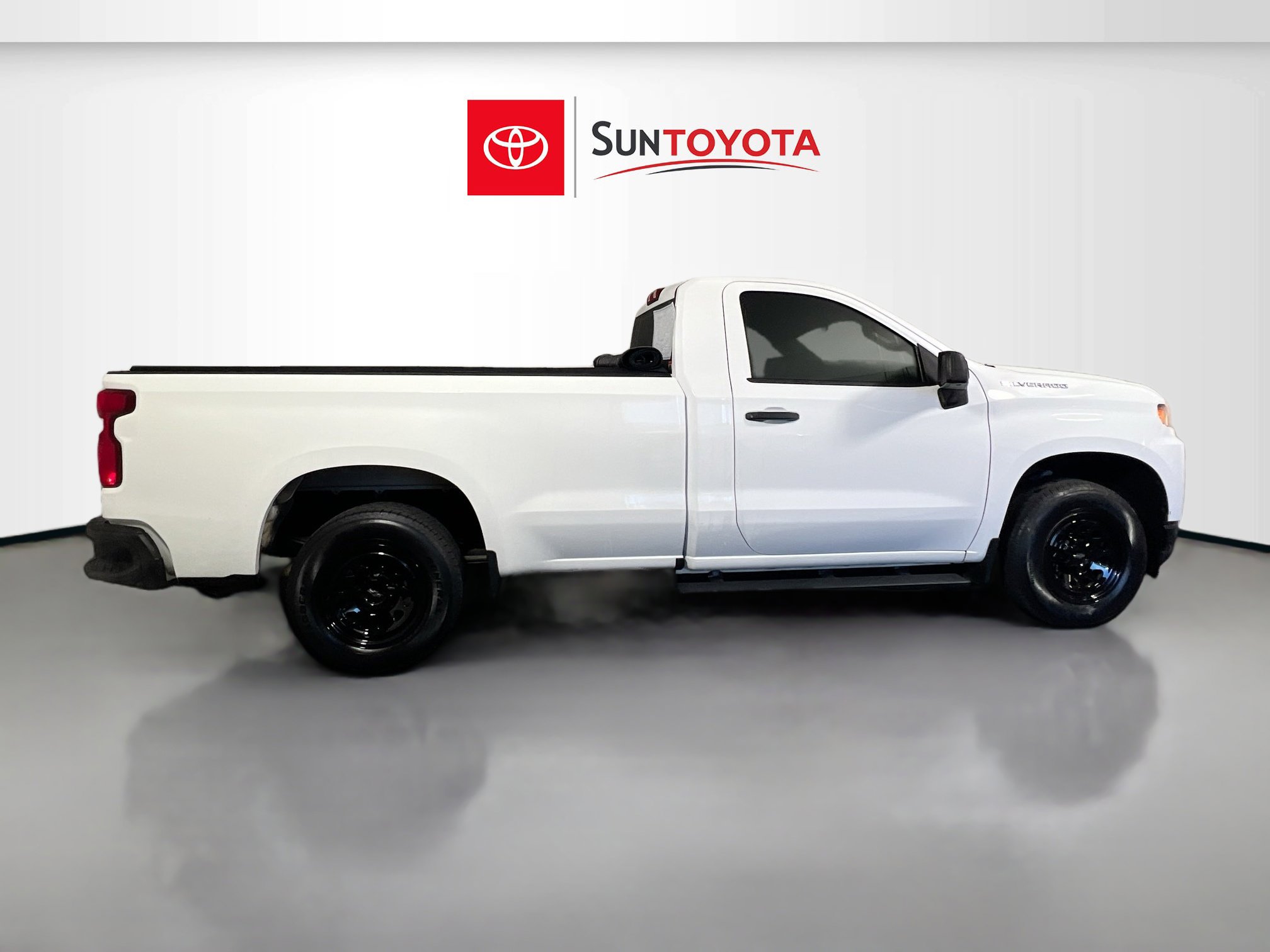 Used 2019 Chevrolet Silverado 1500 W/T w/ Trailering Package image 2