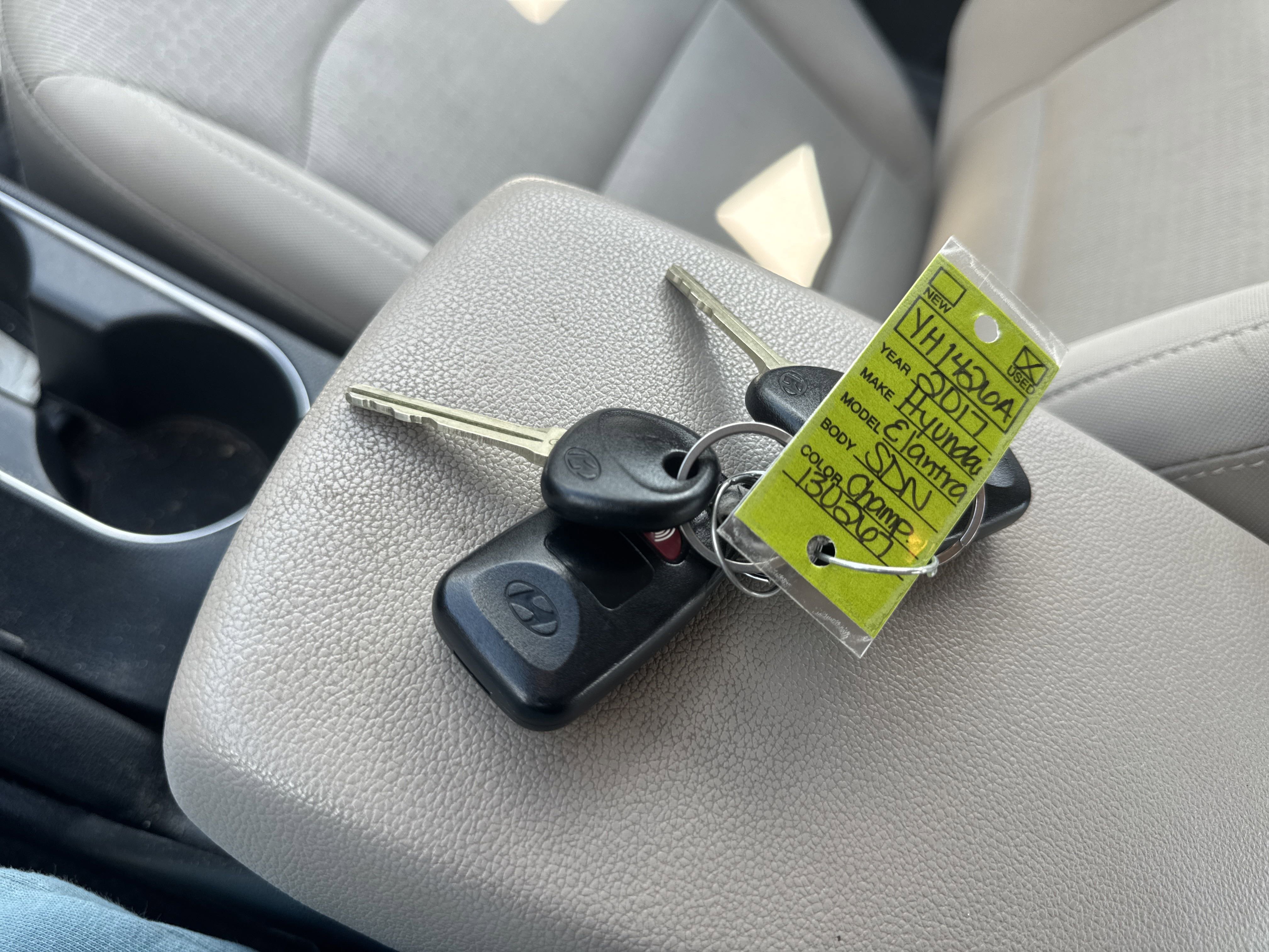 Used 2017 Hyundai Elantra SE image 19