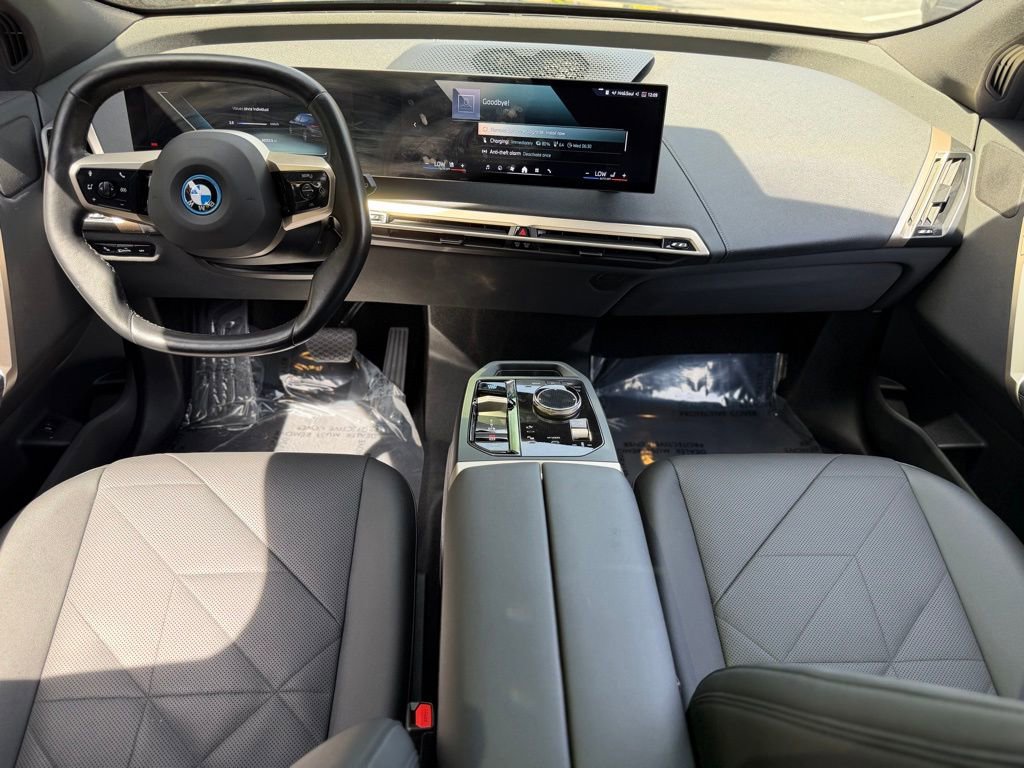 Used 2024 BMW iX xDrive50 AWD/4WD image 38