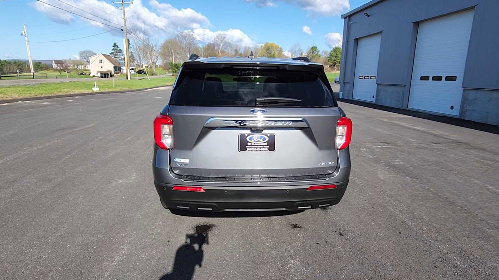 Used 2023 Ford Explorer XLT AWD/4WD image 7