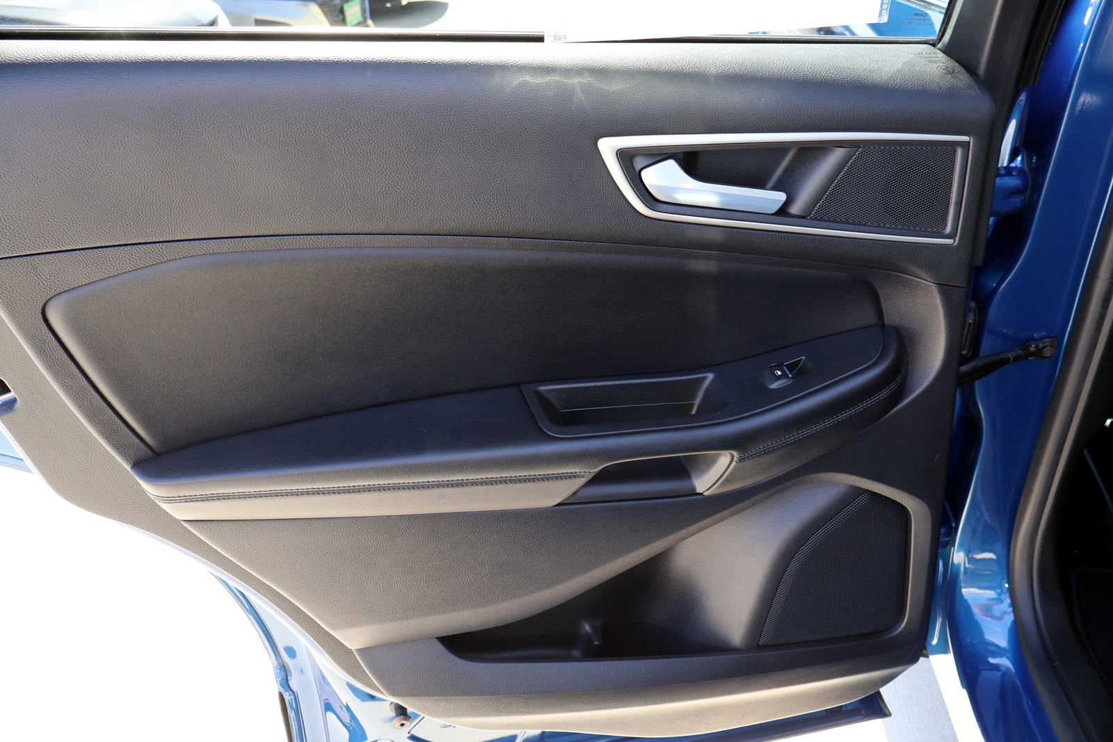 Used 2022 Ford Edge SEL w/ Convenience Package image 18