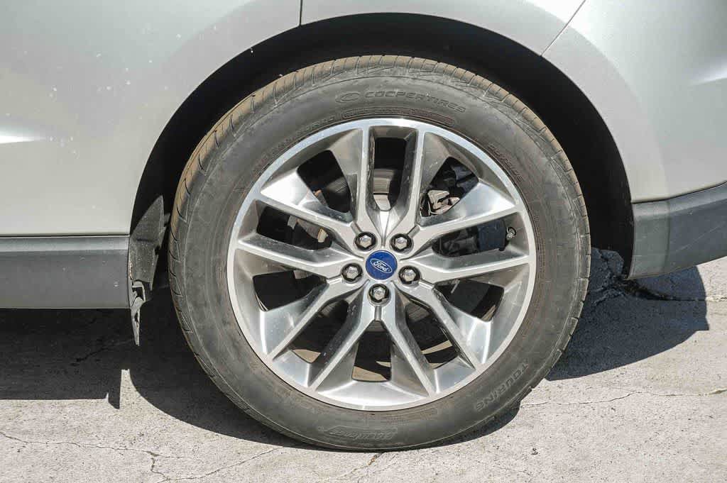 Used 2017 Ford Edge Titanium w/ Equipment Group 301A AWD/4WD image 10