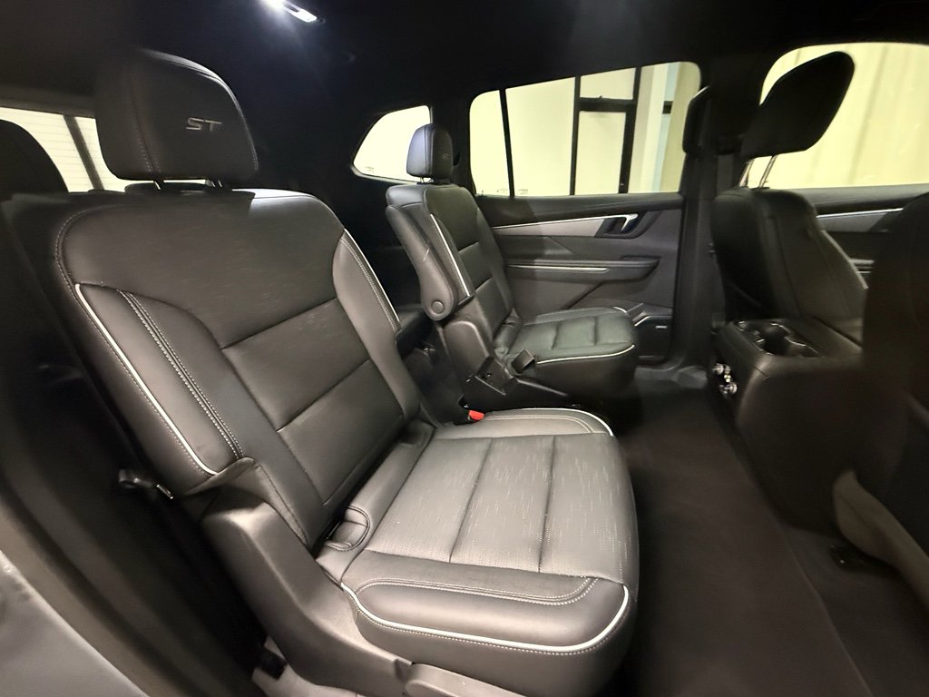 Certified 2025 Buick Enclave Sport Touring image 24