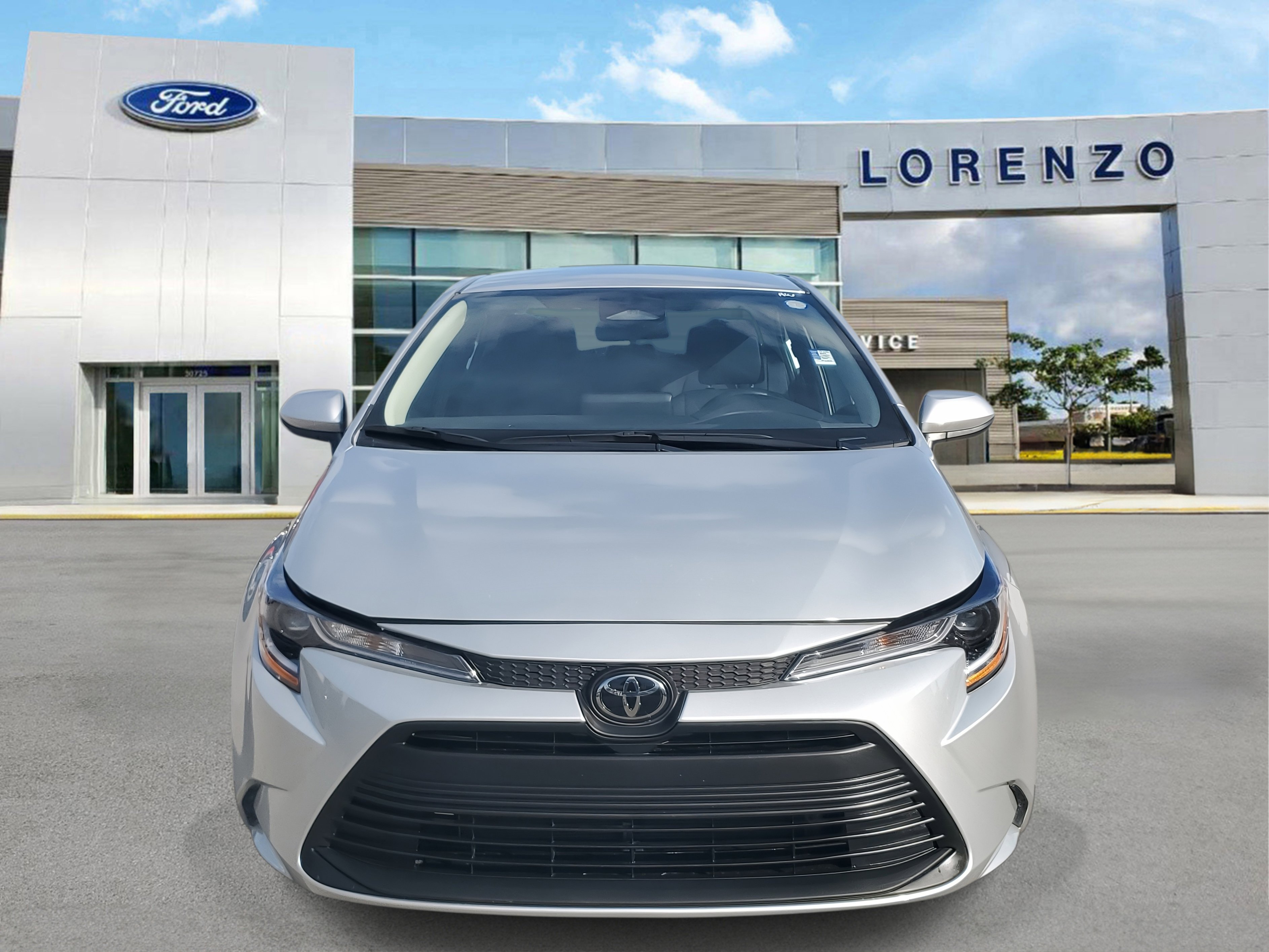 Used 2024 Toyota Corolla LE image 2