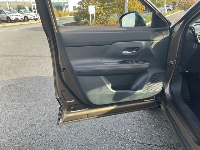 New 2026 Nissan Kicks SR w/ SR Premium Package image 10