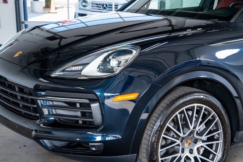 Used 2022 Porsche Cayenne Platinum Edition image 12