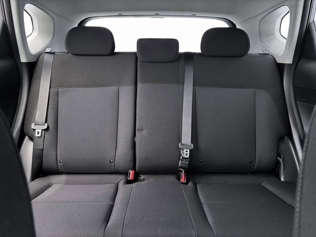 New 2026 Hyundai Kona SE image 16