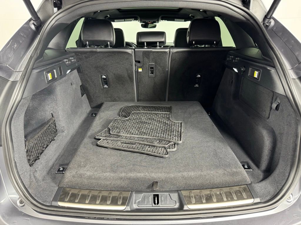 Used 2025 Jaguar F-PACE R-Dynamic S image 29