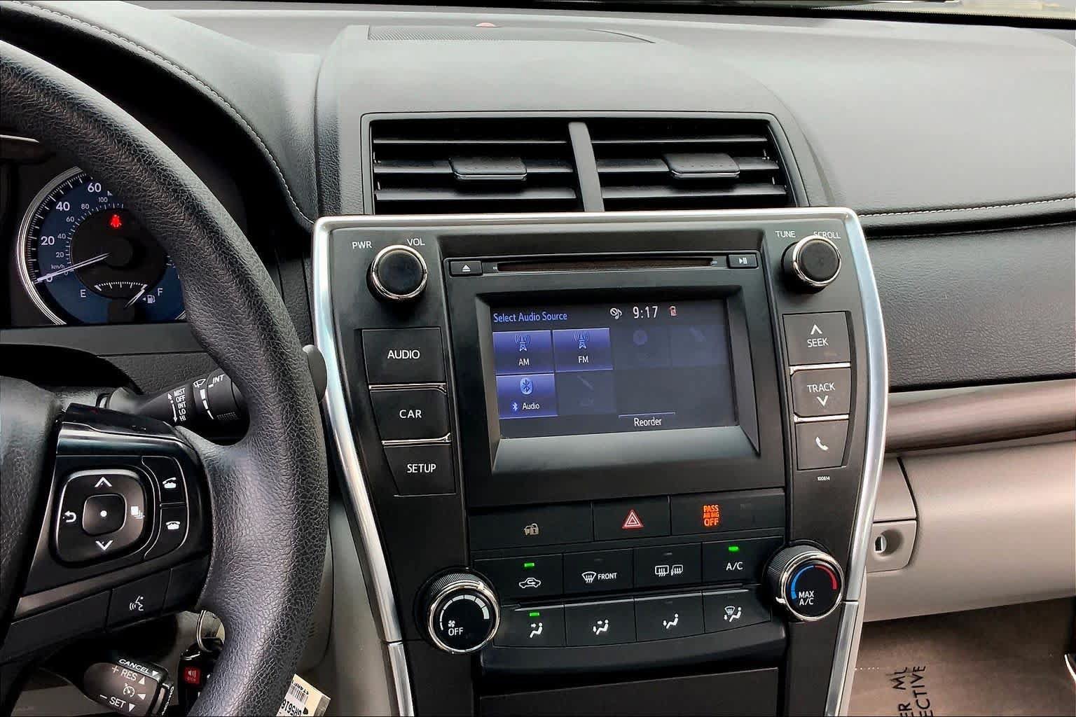 Used 2016 Toyota Camry LE FWD image 7