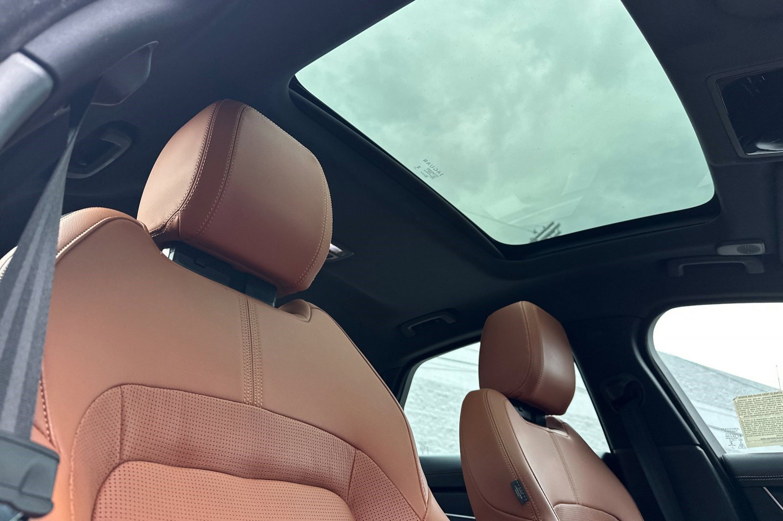 Used 2024 Jaguar XF R-Dynamic SE image 23