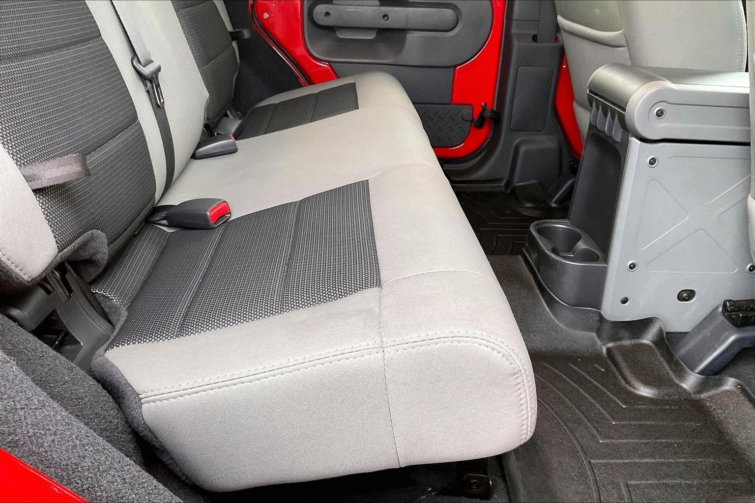 Used 2010 Jeep Wrangler Unlimited Rubicon image 15