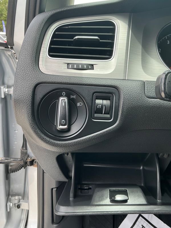 Used 2016 Volkswagen Golf S image 27