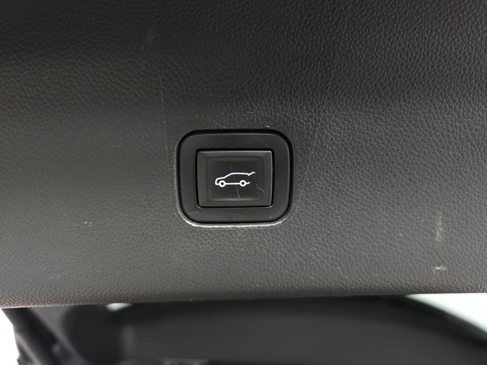 Used 2019 Buick Enclave Essence image 8