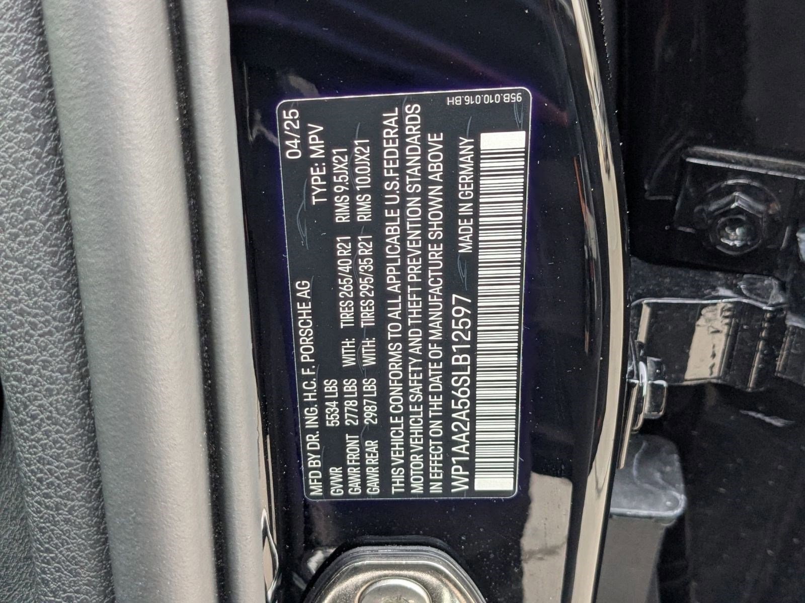 Certified 2025 Porsche Macan image 29